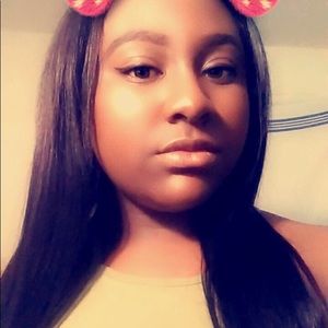 Meet your Posher, Kenisha